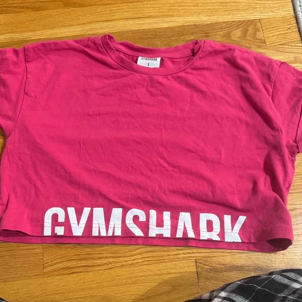 Gymshark Fuchsia Short Sleeve Tee